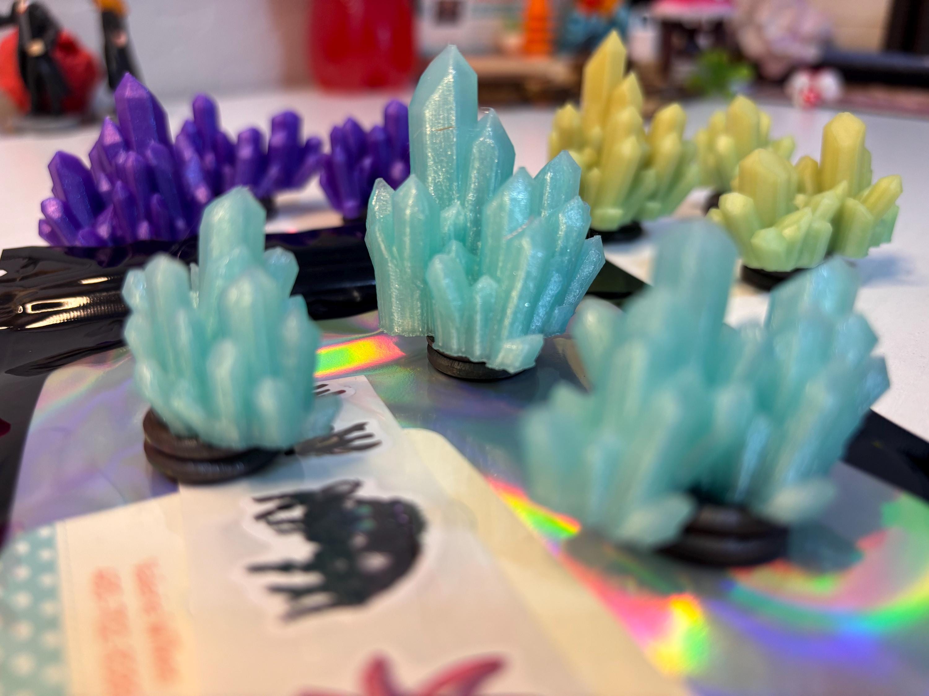 Jumping Spider  Accessory bag: 3, 3D printed crystals in a variety of colors.