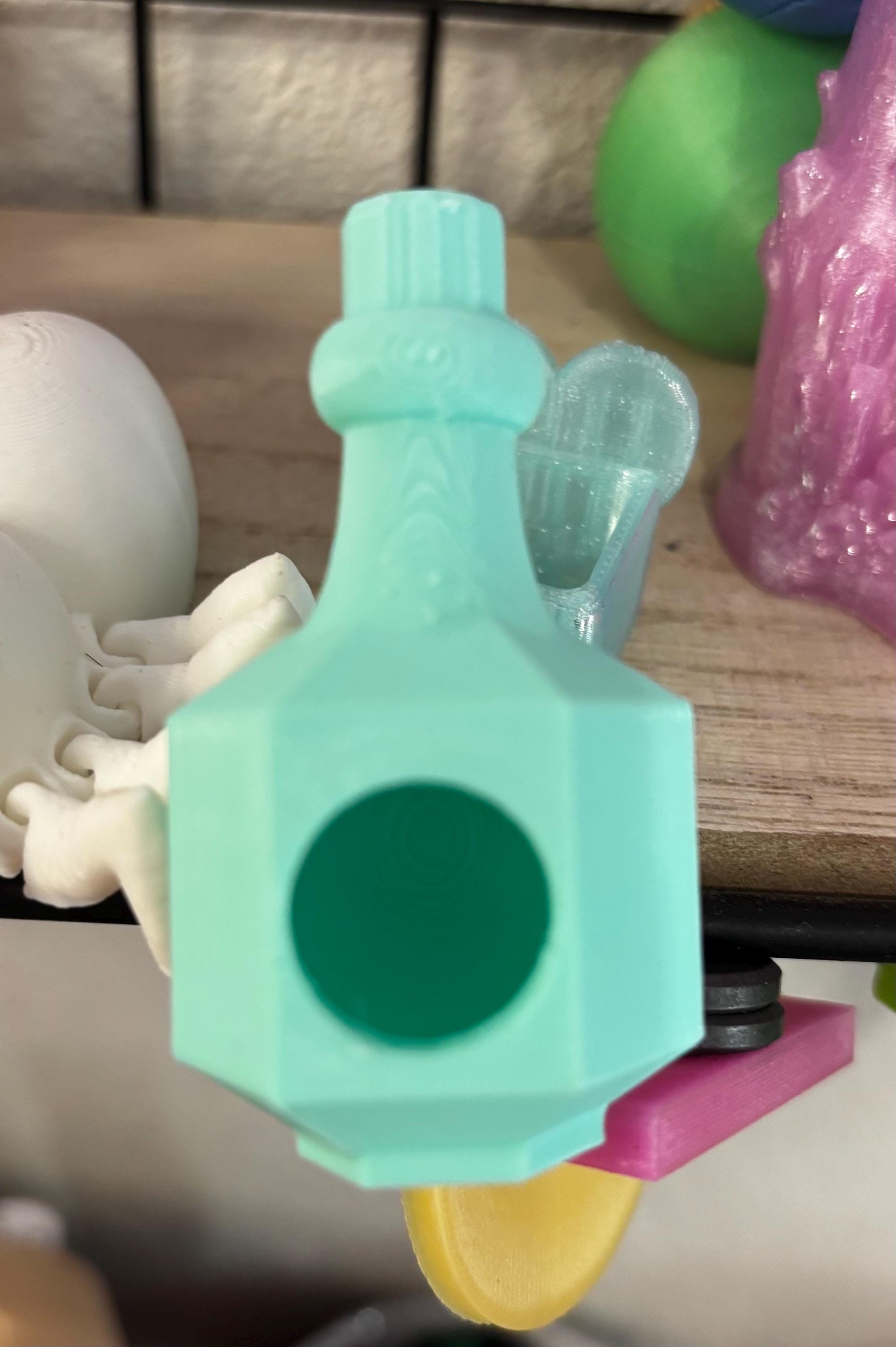Bottle Hide for Jumping spider in a variety of colors